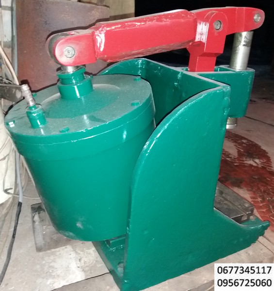 Пресс настольный пневматический усилие 10 тонн, предназначен для операций холодной штамповки: вырубки, пробивки, гибки, неглубокой вытяжки , запрессовки втулок ,опресовки зажимов , скоб и наконечников на проводах , таблетпресс , таблетирование , габаритный размер -570х450х620 вес 160кг